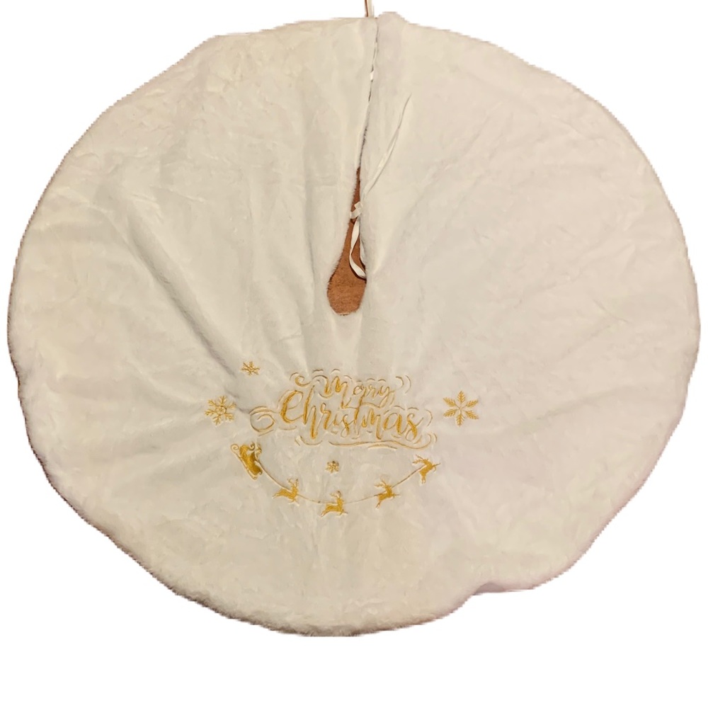 white Christmas tree skirt gold "Merry Christmas"and reindeer design embroidered